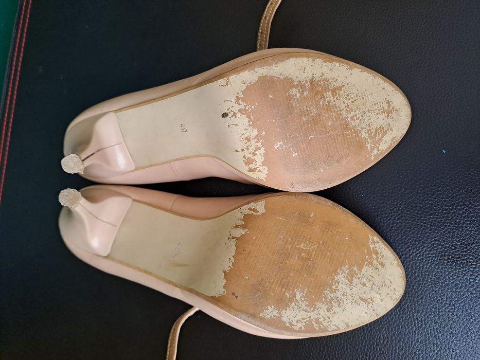 Szpilki nude / beżowe