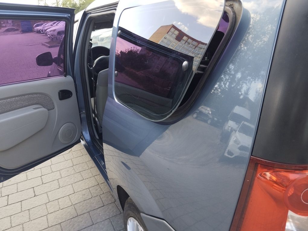 Продам Dacia Logan MCV,7-міст,1,6 MPi