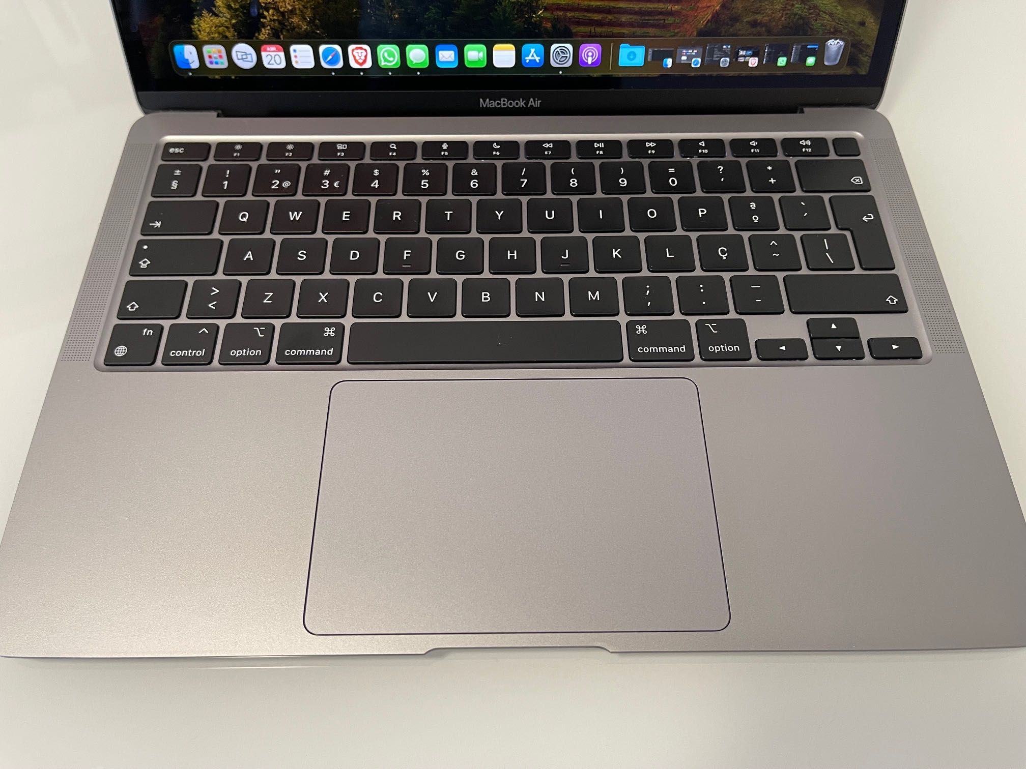 MacBook Air M1 8GB RAM 256 GB SSD