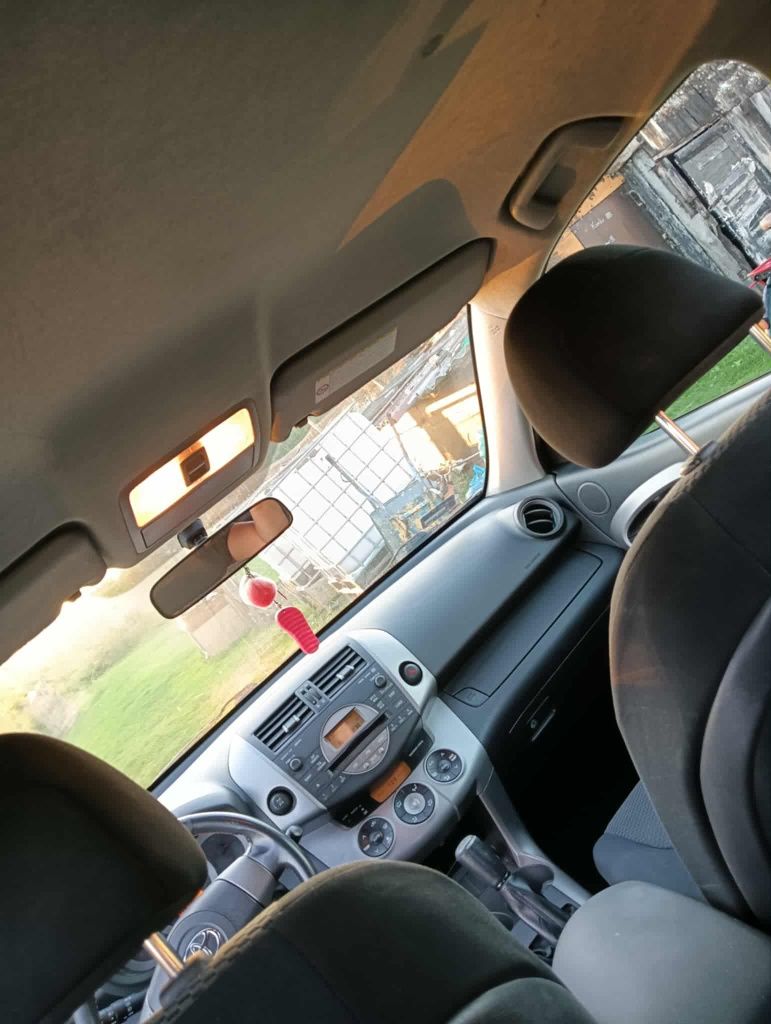 Sprzedam Toyotę RAV-4.   CZYTAJ OPIS