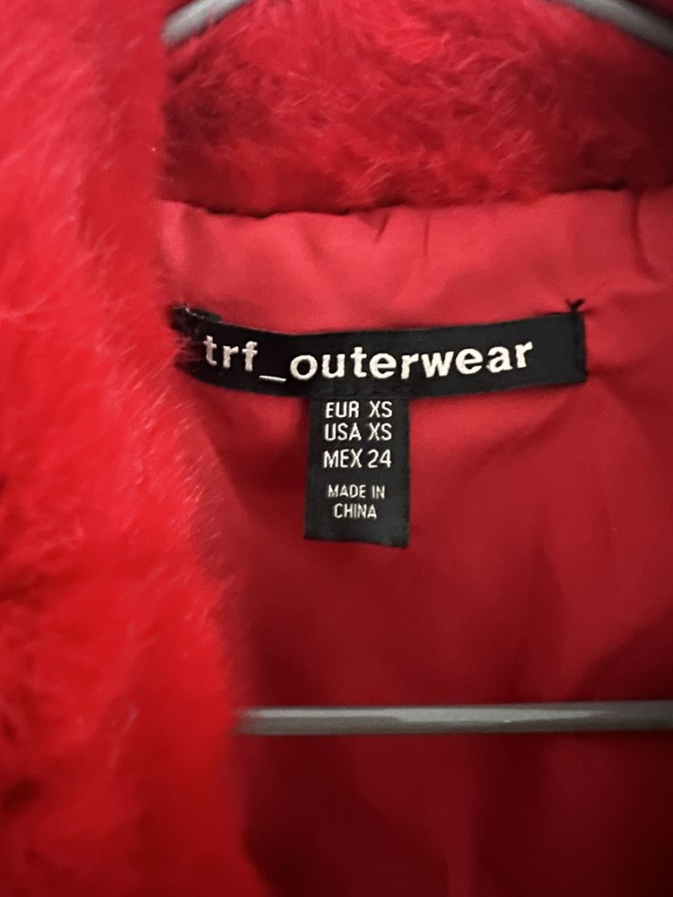 Czerwone futro Zara trf outwear kurtka krótka XS