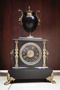 Zegar kominkowy Francuski końca XIX wieku ozdoby mosiężne - komplet