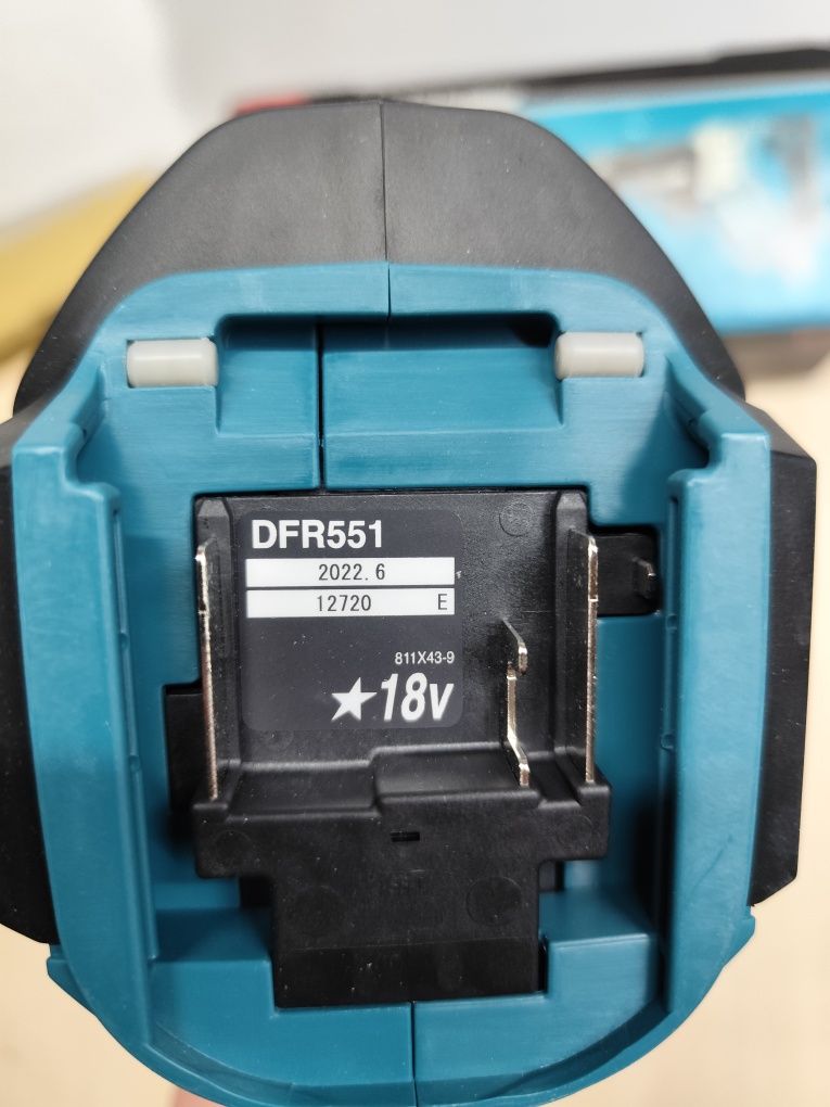 Makita DFR 551 безщітковий акумуляторний шуруповерт стрічковий Макіта