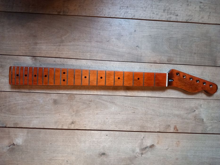 Gitara elektryczna gryf klonowy