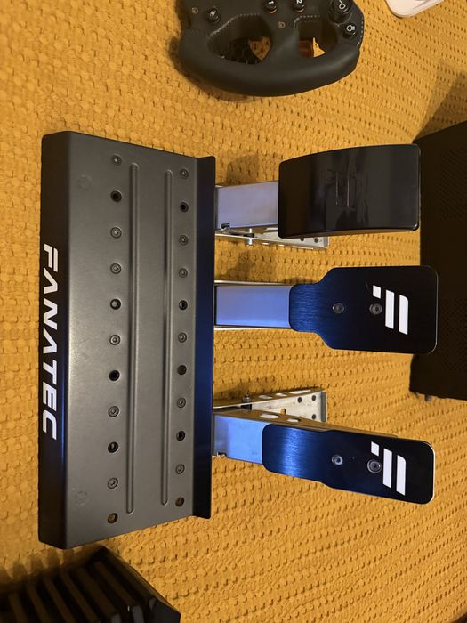 Fanatec CSL DD | Mclaren v2 | CSL Pedals | Boost Kit