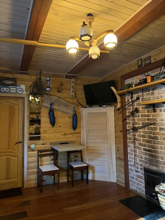 Відпочинок біля озера, село Любохин