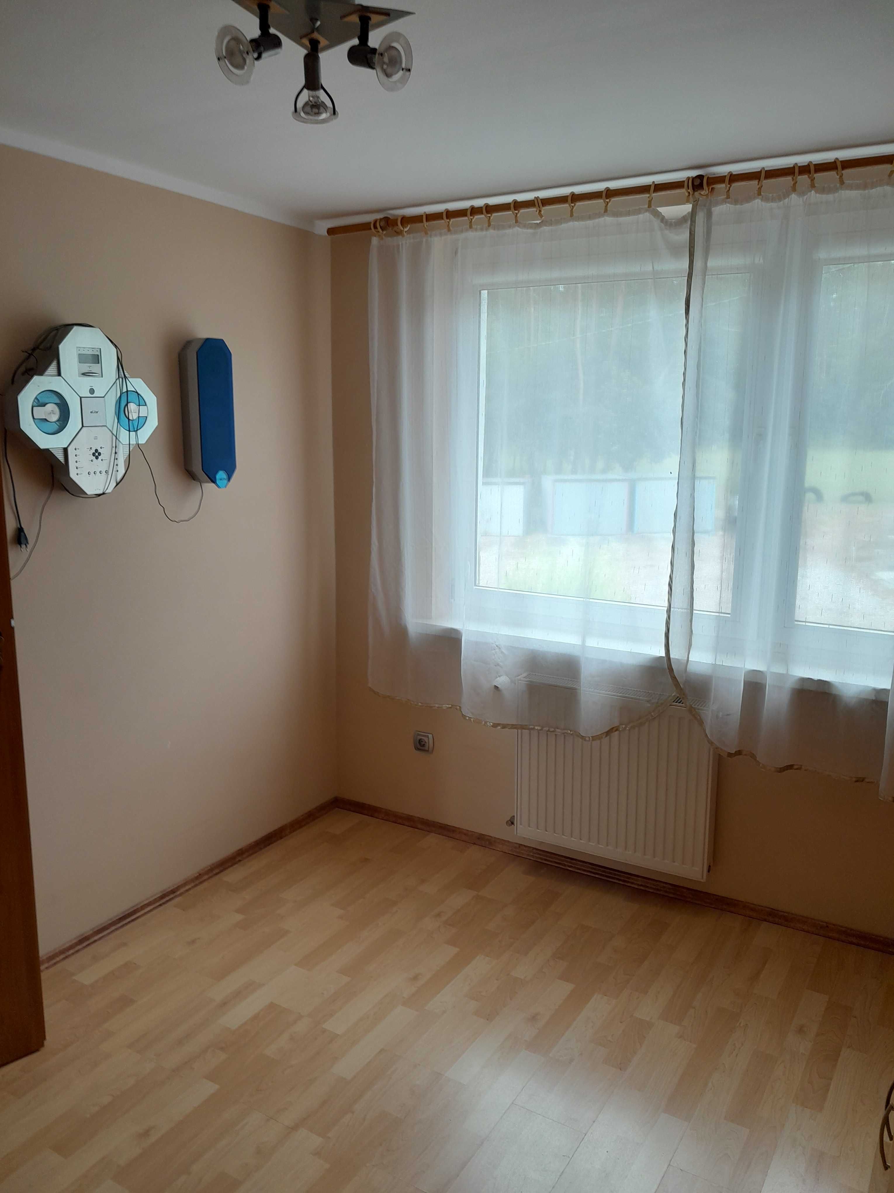 3-pokojowe mieszkanie bezczynszowe w bloku na I piętrze w Tychnowach