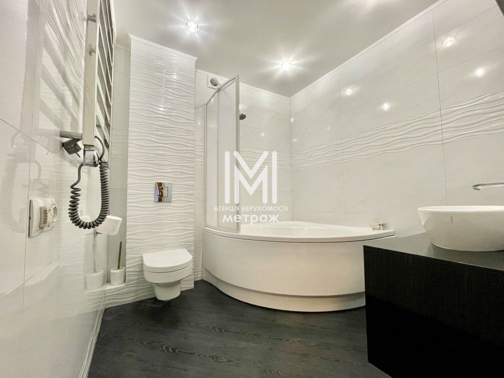 Продам большую 3к квартиру метро Заводская