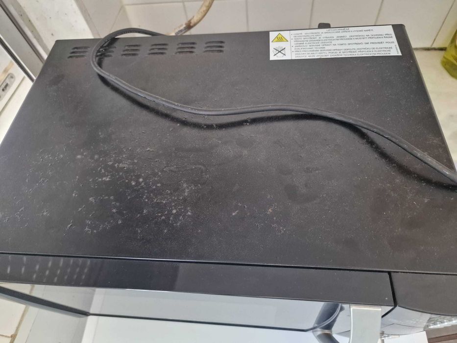 Eletrodomésticos (frigorifico, maquina de lavar e secar,micro ondas)