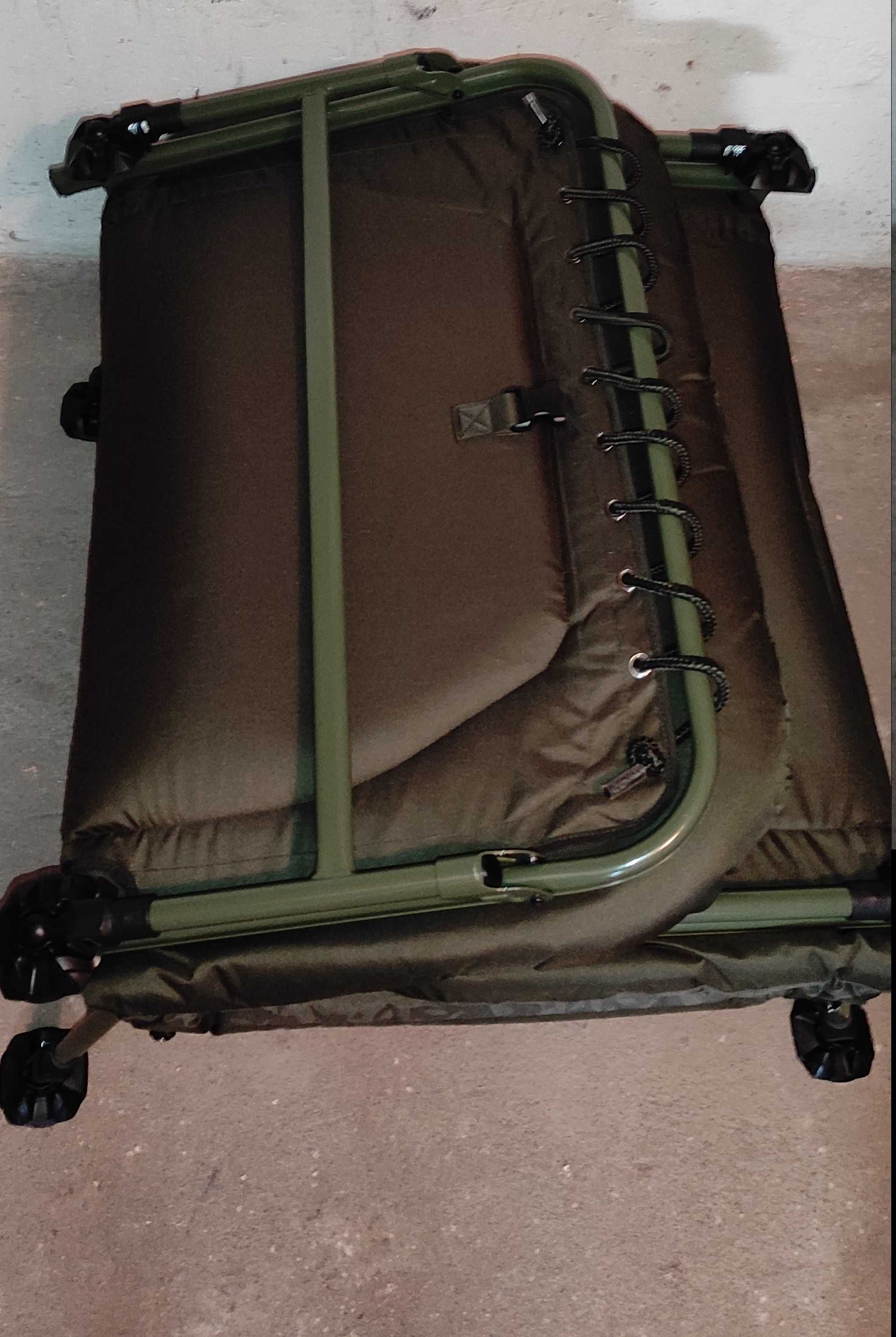 Łóżko Prologic Inspire Daddy Long 8 Leg Bedchair z pokrowcem