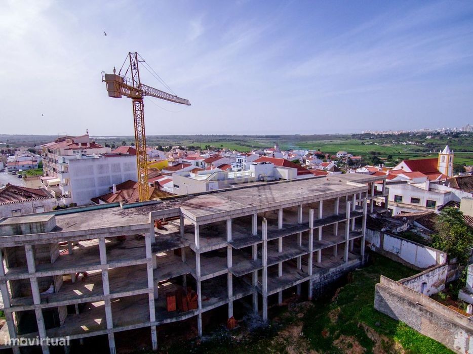 Terreno para construção de edifício habitacional com área total de 4.5
