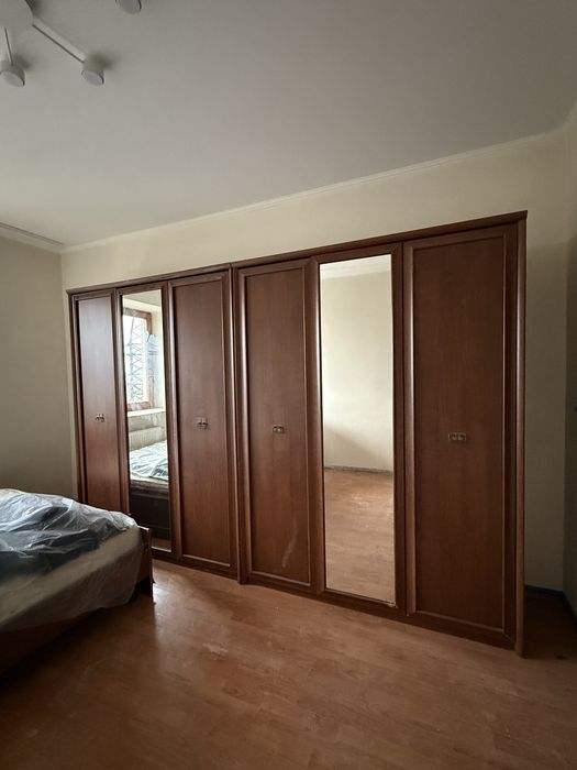 Ліжко, шафа, прихожа, комод