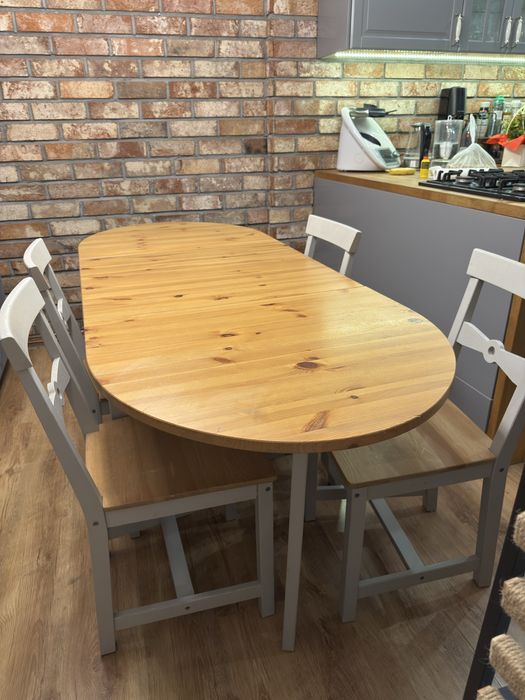 Stół drwniany rozkładany + 4 krzesła KOMPLET