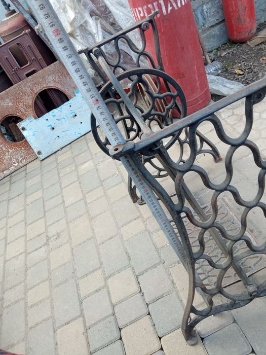 Станина к швейной машинке
