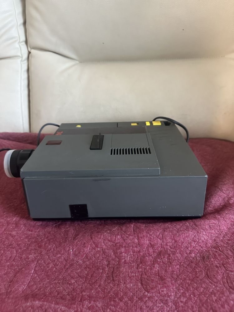 Projetor slides Rotomatic 740 AF Zoom