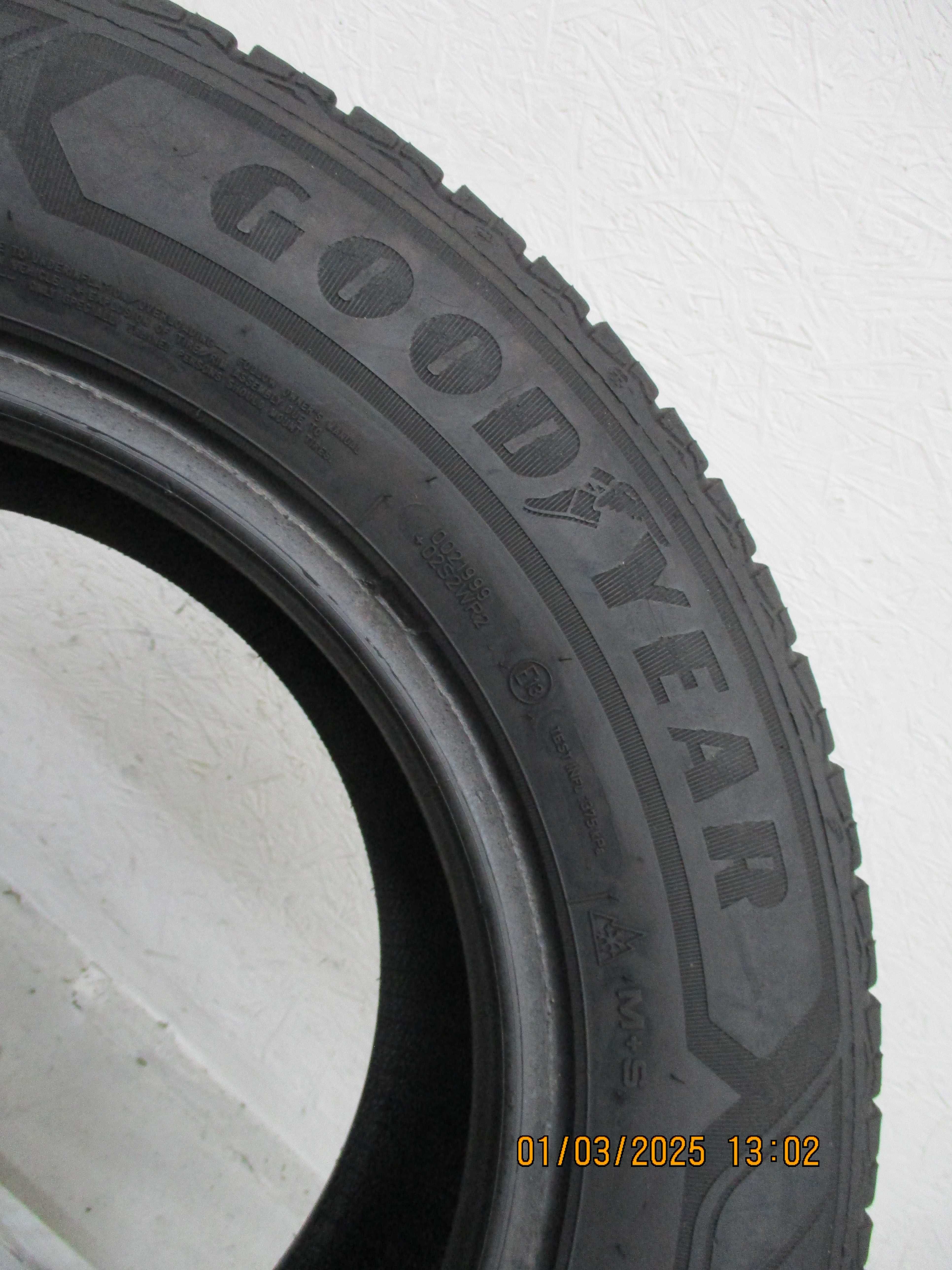 1x 215/65R15C Goodyear Vector 4seasons Cargo 5,8mm 20r.