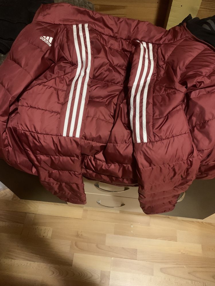 Продам куртку adidas