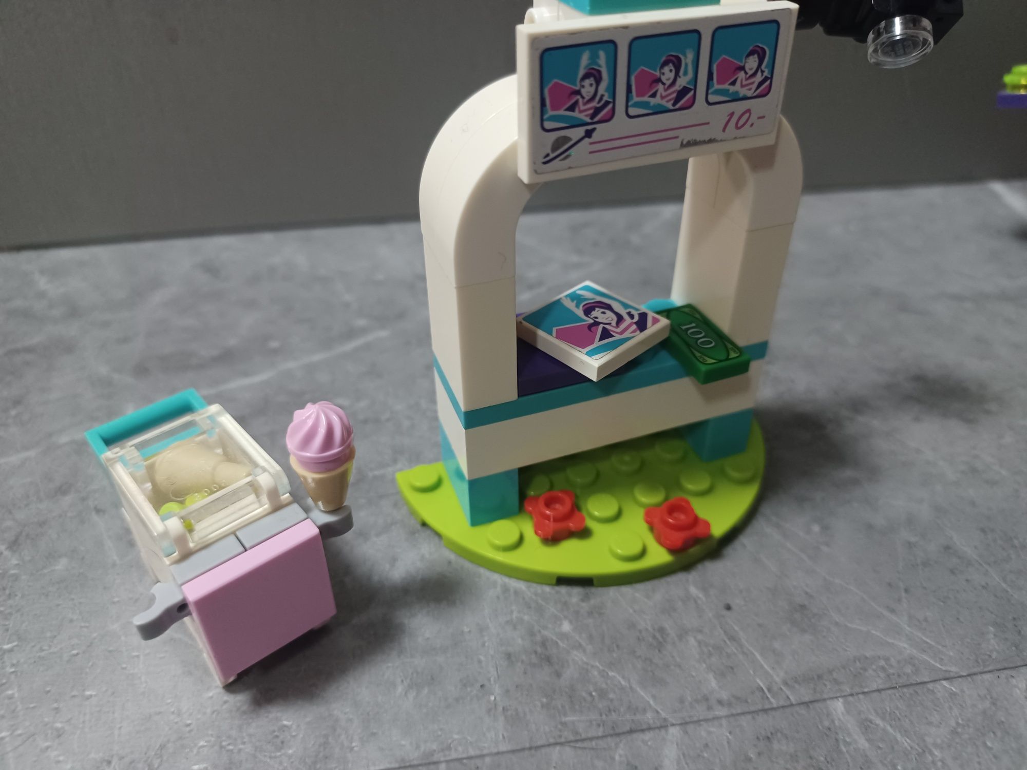 Lego friends 41128 kosmiczna karuzela w parku