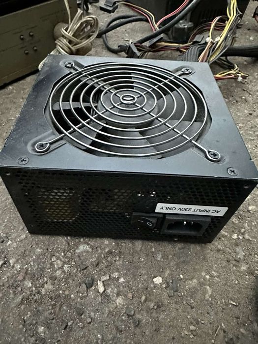 Блок питания CHIEFTEC б/у