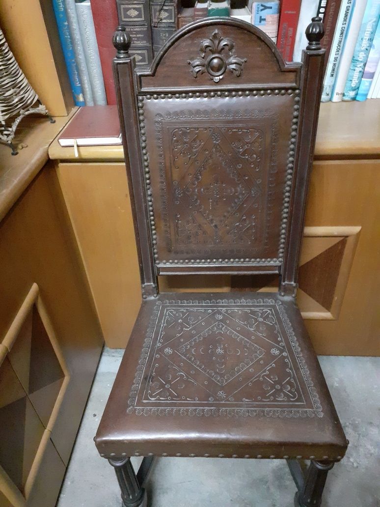 Vendo cadeiras antigas