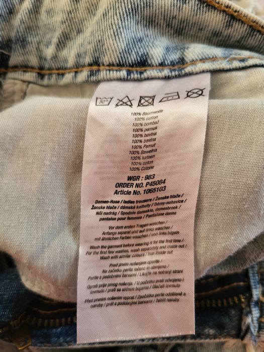 Продам жіночі шорти б/у