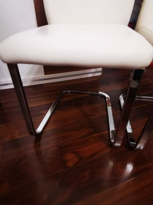 Zestaw 2 wygodne  krzesła