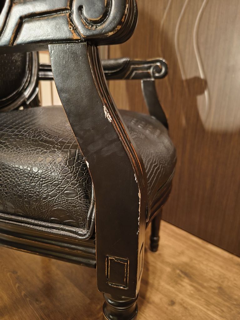 Stylowe krzesło art deco, czarne, eko skóra do renowacji