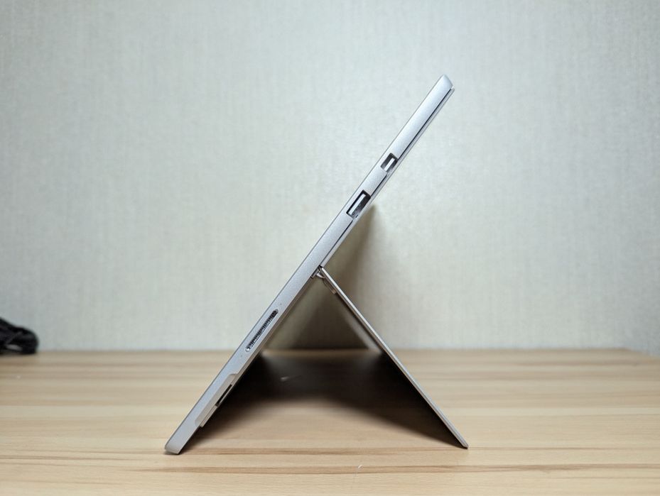 Планшет Microsoft Surface Pro 5 16/512gb Intel Core i7-7660u