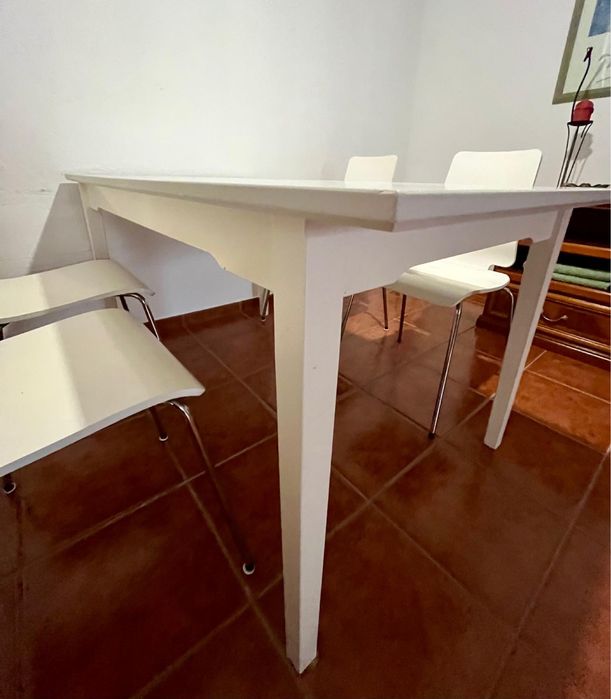 Mesa de jantar e 4 cadeiras IKEA