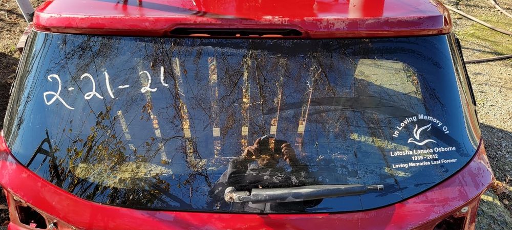 Стекло багажника Ford Escape 2015г.