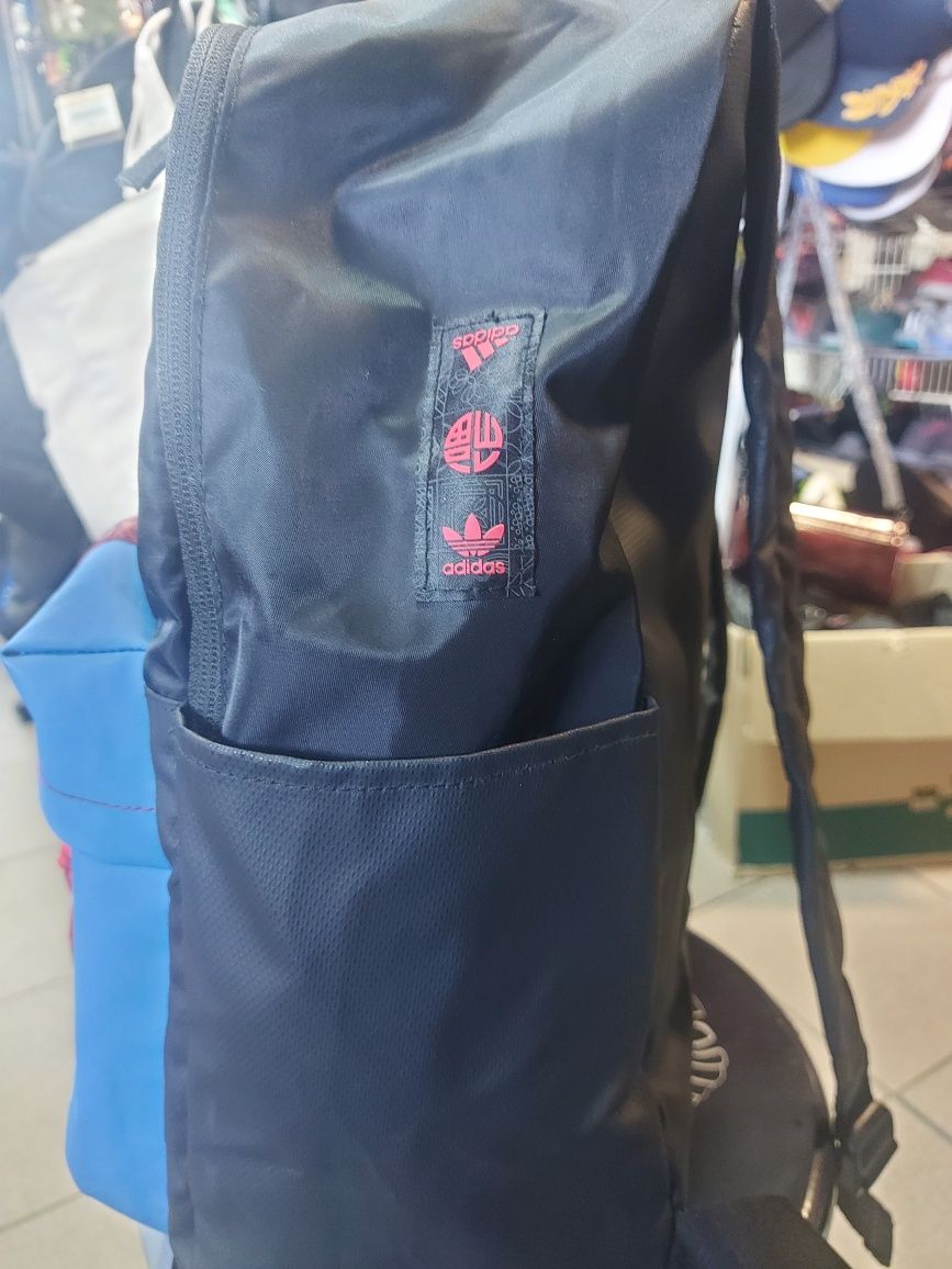 Тканинний рюкзак Adidas чорний 25л
