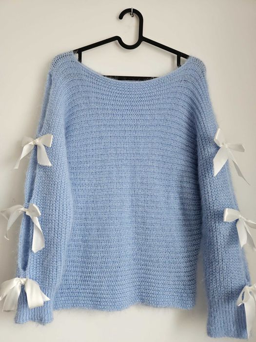 Sweterek damski w kolorze niebieskim