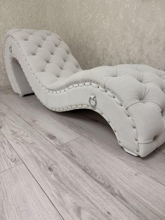 Тантричне діван-крісло