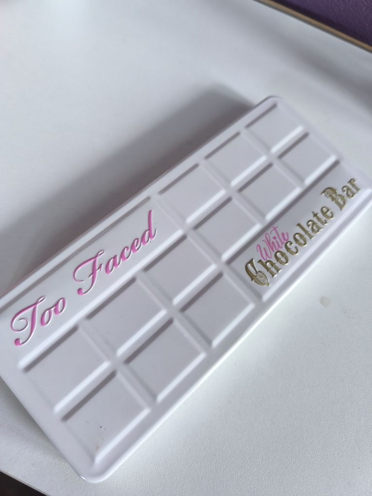 Too Faced White Chocolate Bar paleta cieni