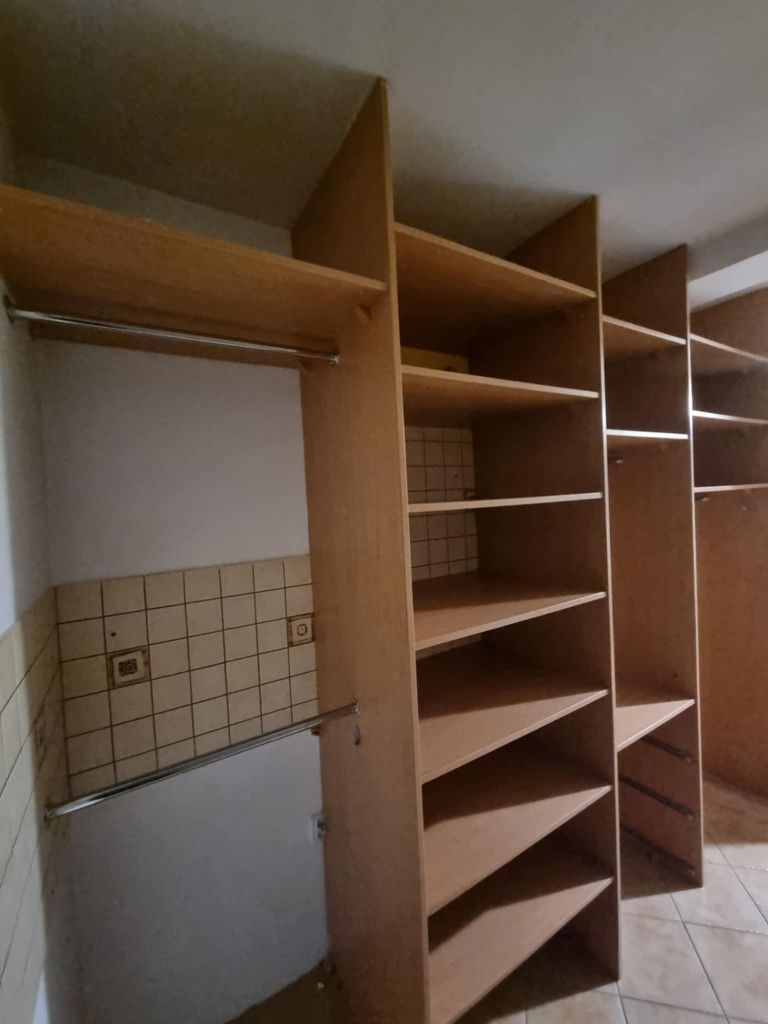Szafa na wymiar z koszami
