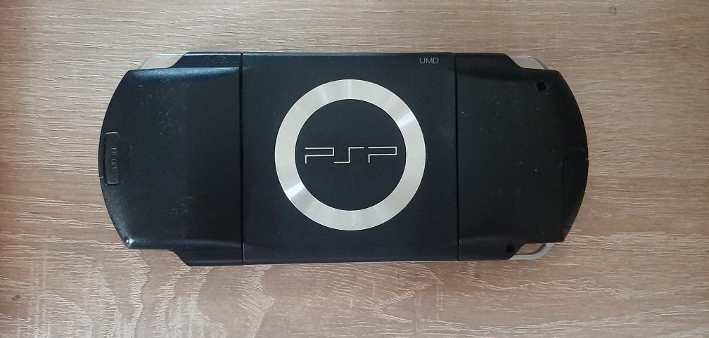 PSP 1000 FAT PlayStation Portable + ładowarka + karta