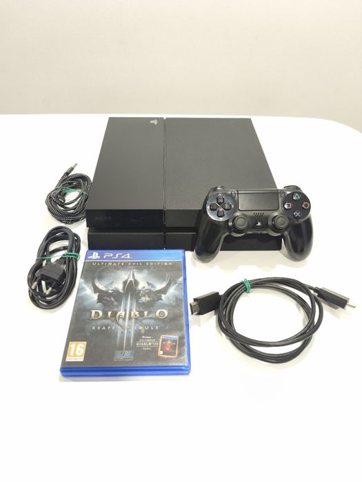 PlayStation 4 com jogo