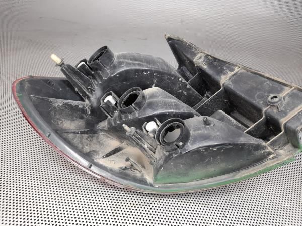 Farolim direito KIA Rio Sedan (DC_)