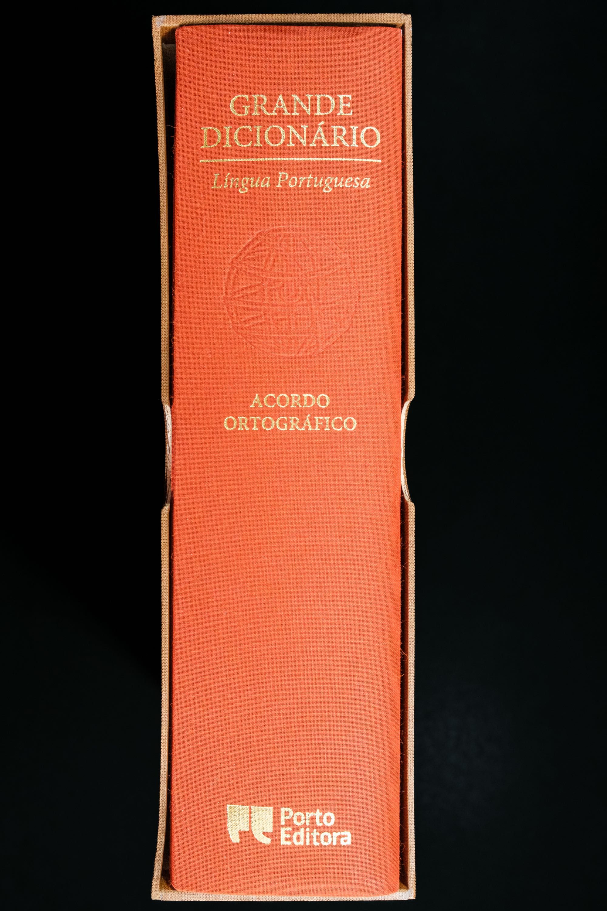 Grande Dicionário da Língua Portuguesa - novo