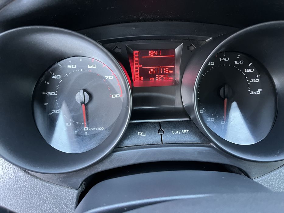 Seat ibiza 1.2 troco/vendo