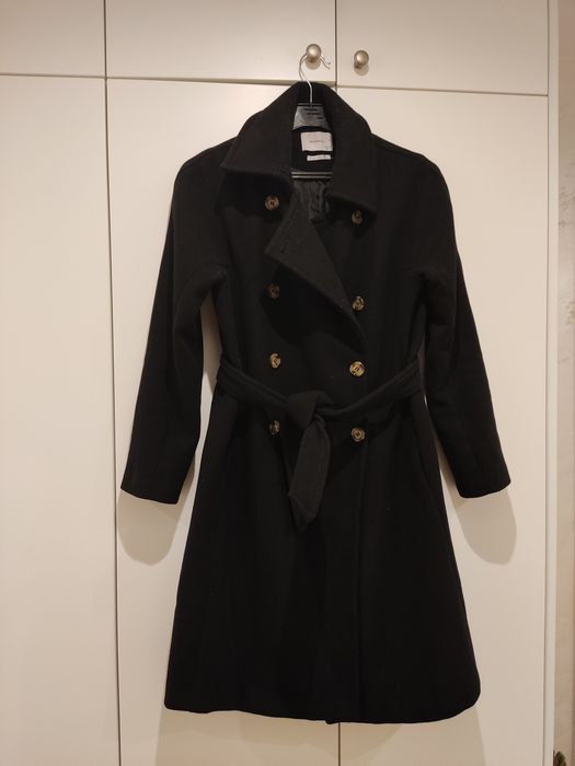 Czarny wełniany płaszcz Reserved r. 34