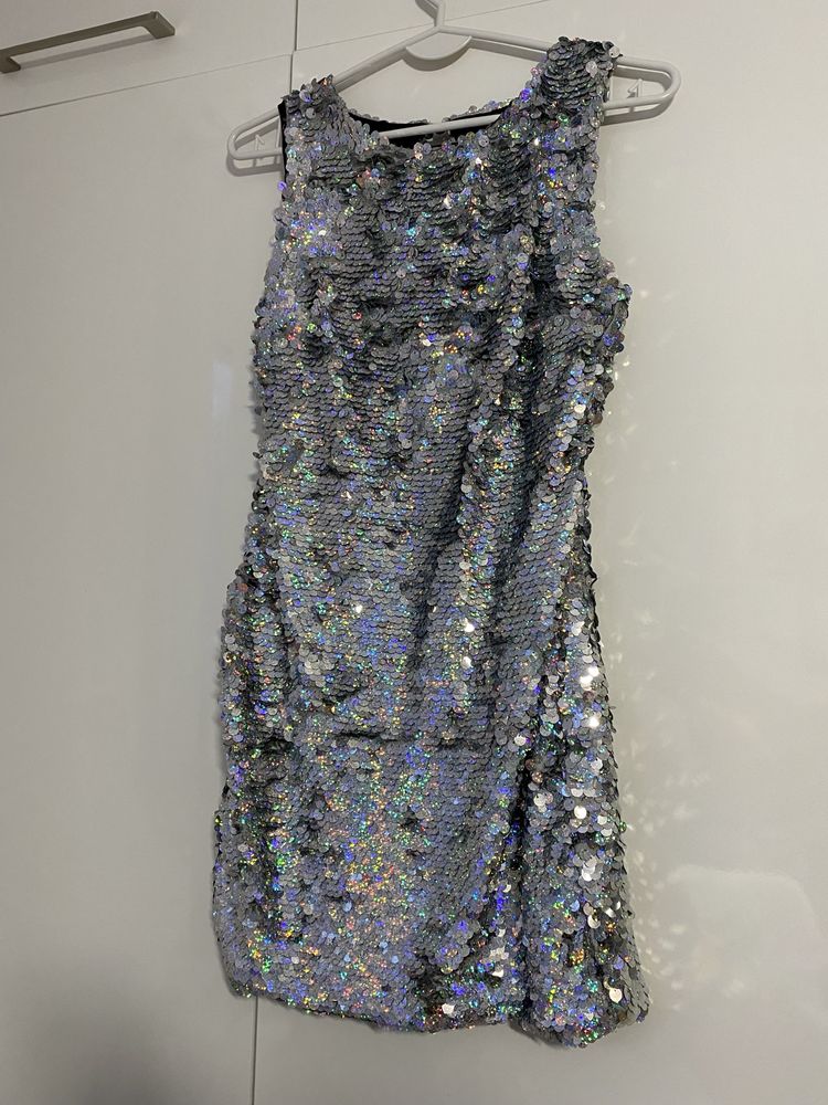 Sukienka sylwestrowa cekinowa srebrna XS