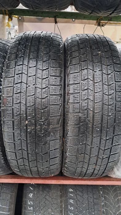 Продам зимові шини 215 60 р 17