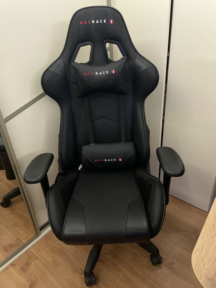 Fotel dla gracza ergoniniczny biurowy MGS Race