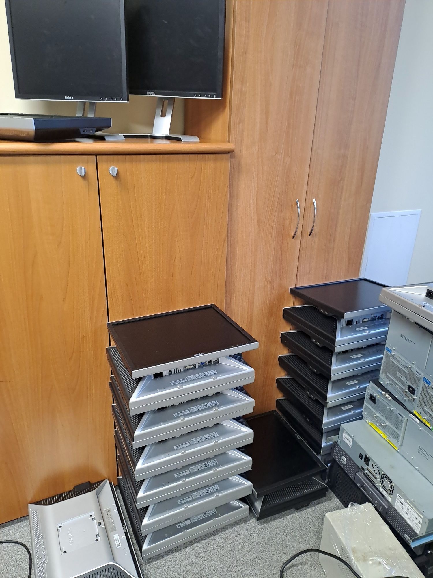 Продам монітори Dell