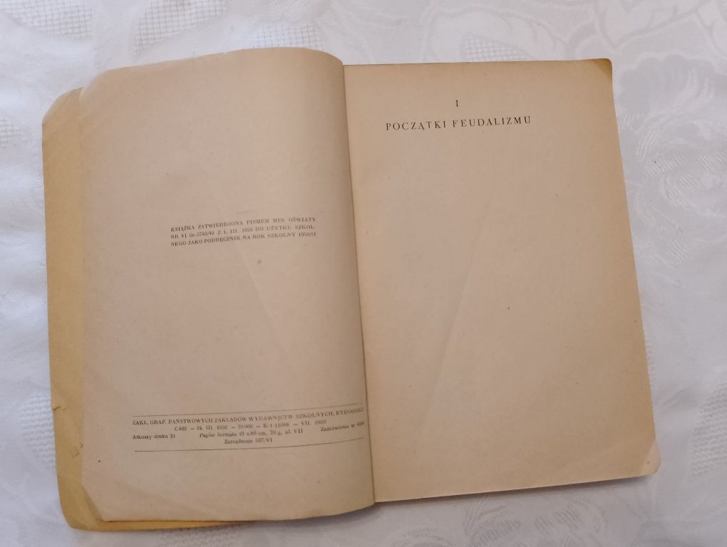 Podręcznik historii dla klasy IX z 1950 r. EPOKA FEUDALIZMU, historia