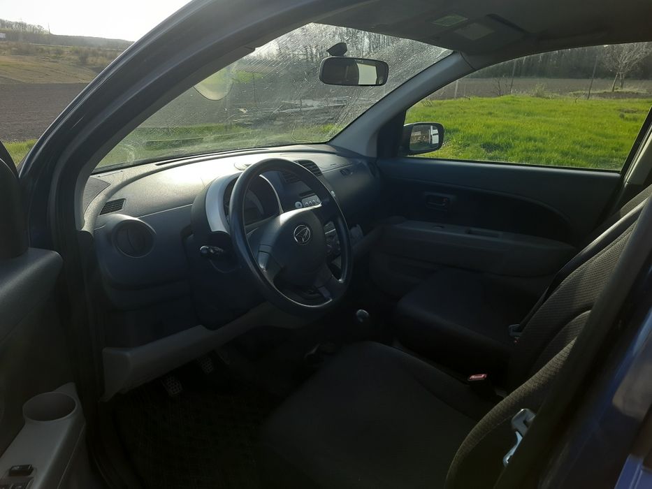 Автомобіль DAIHATSU