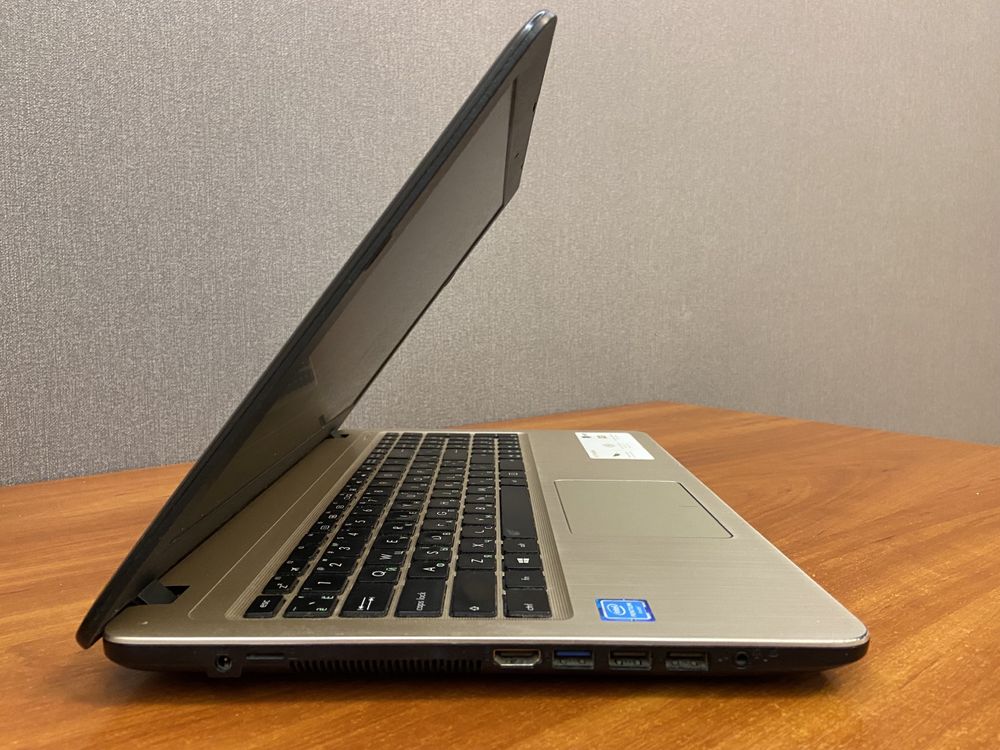 Ноутбук Asus D540N 15.6 Intel N4200 ( 4 ЯДРА )