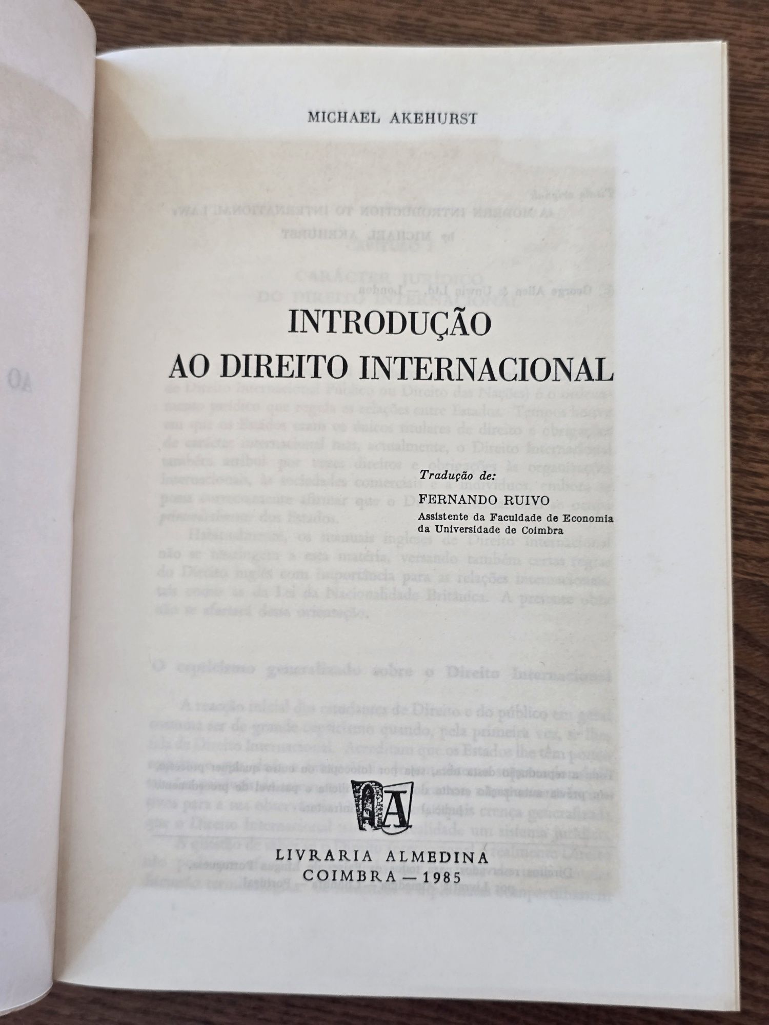 Livros jurídicos / Direito / 1 = 5€ / 10 = 40€
