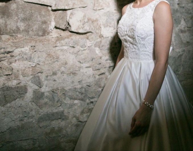 Весільна сукня S розмір (подарунок сандалії 38,5 розмір)